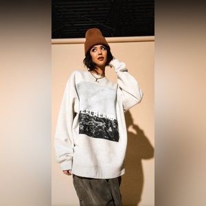 Dressed in LALA Lalaland sweatshirt, size S/M